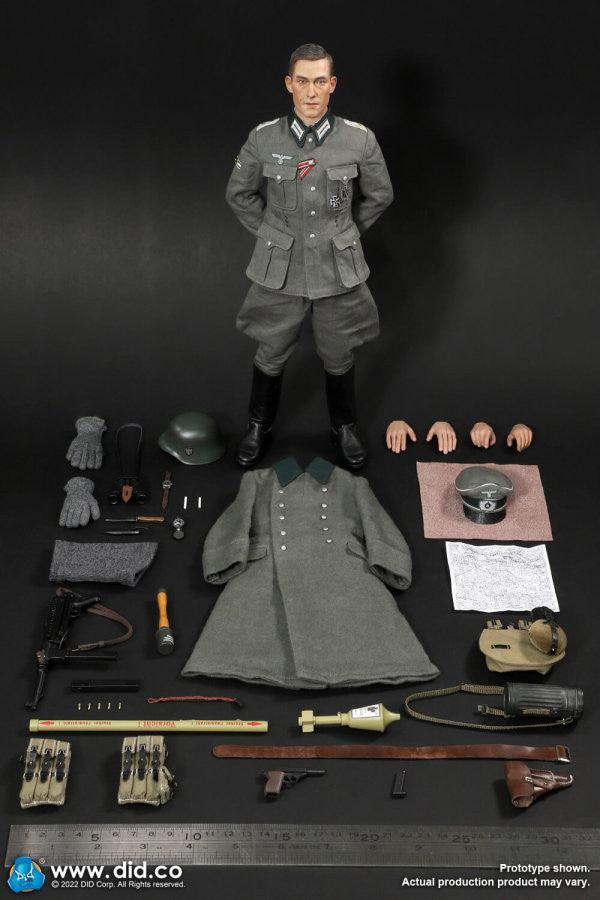 DID D80159 WWII German WH infantry Oberleutnant Winter 1/6 Figure